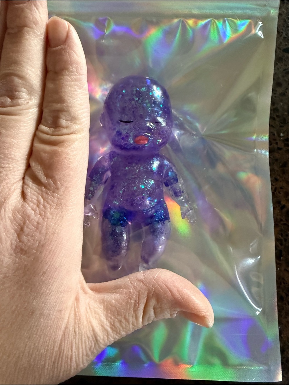 1 PCE-Glitter Baby Figurine Sensory Toy- SUGAH SWAP - Picture 5 of 5